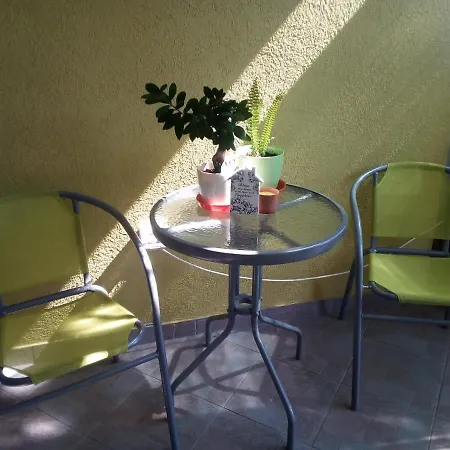 With A Parking Space - 17813 شقة *